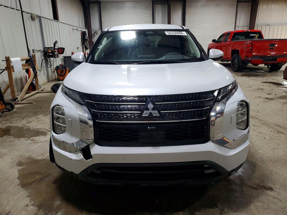 60250806 :رقم المزاد ، JA4J4TA87NZ040832 vin ، 2022 Mitsubishi Outlander مزاد بيع