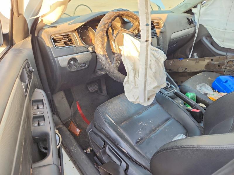 60852586 :رقم المزاد ، 3VWD17AJ3FM231993 vin ، 2015 Volkswagen Jetta مزاد بيع