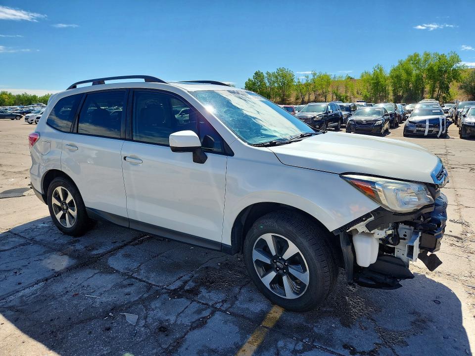 61892396 :رقم المزاد ، JF2SJAEC6HH402120 vin ، 2017 Subaru Forester مزاد بيع