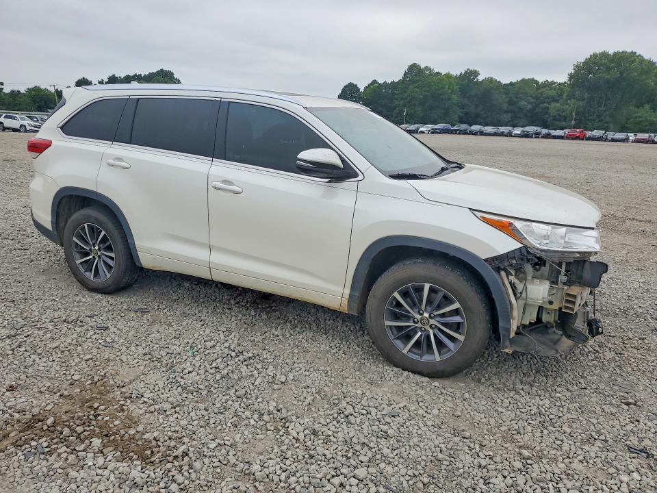 Продаж на аукціоні авто 2017 Toyota Highlander, vin: 5TDKZRFHXHS517573, номер лоту: 61915686