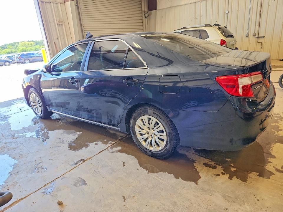 59395776 :رقم المزاد ، 4T4BF1FK6ER377293 vin ، 2014 Toyota Camry مزاد بيع