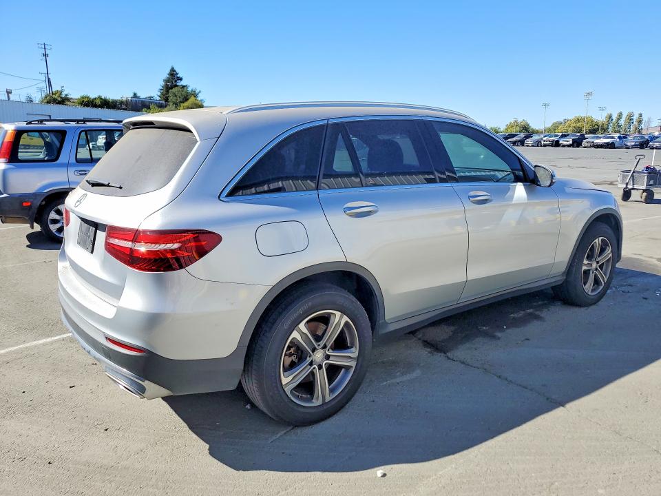 62242006 :رقم المزاد ، WDC0G4JB9HF141297 vin ، 2017 Mercedes-benz Glc مزاد بيع
