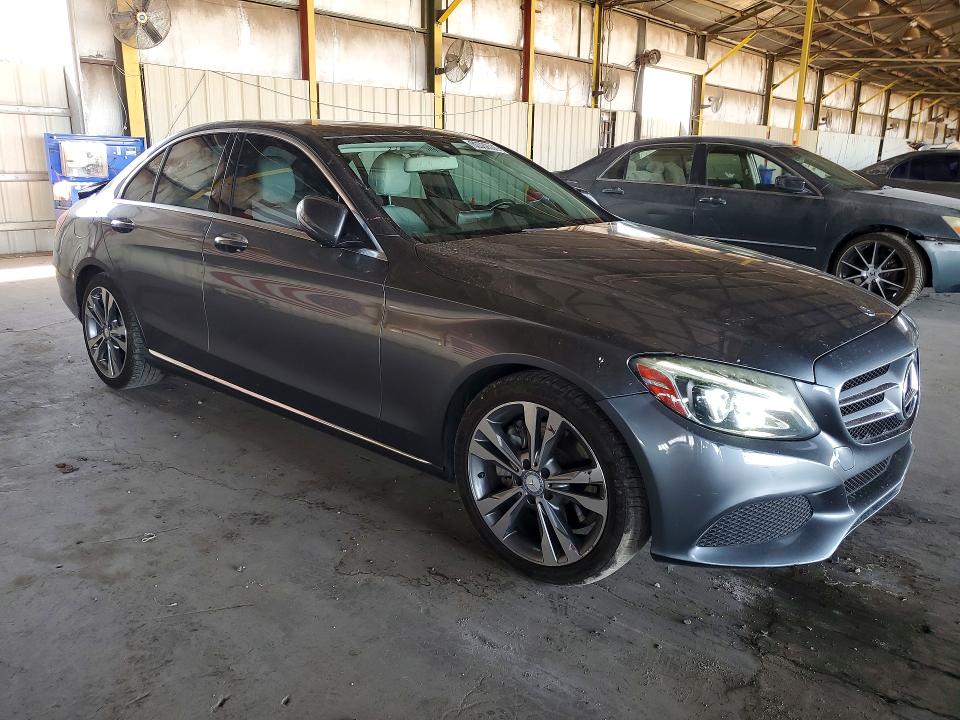 60082336 :رقم المزاد ، 55SWF4JB7HU182114 vin ، 2017 Mercedes-benz C مزاد بيع