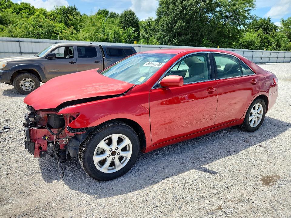 60058246 :رقم المزاد ، 4T4BF3EKXBR142212 vin ، 2011 Toyota Camry مزاد بيع