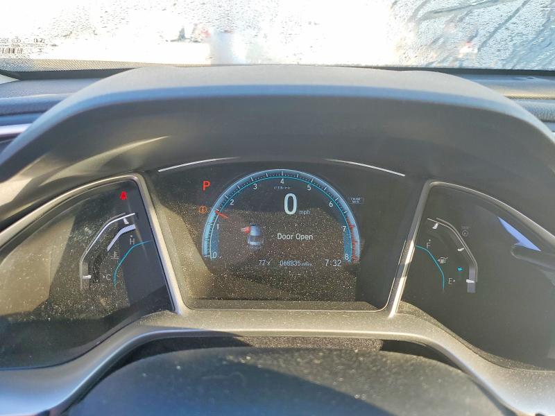 60951326 :رقم المزاد ، 19XFC2F71JE037939 vin ، 2018 Honda Civic مزاد بيع