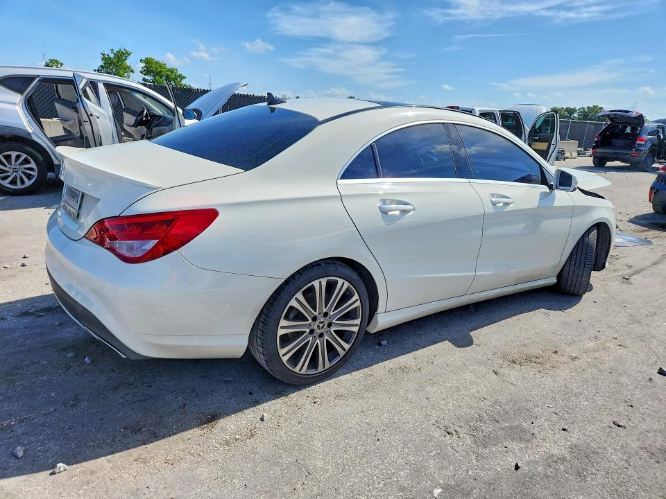 2018 Mercedes-benz Cla მანქანა იყიდება აუქციონზე, vin: WDDSJ4EB7JN592613, აუქციონის ნომერი: 61125236