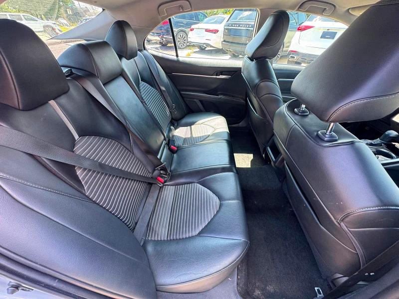 63116726 :رقم المزاد ، 4T1G11AK3MU604122 vin ، 2021 Toyota Camry مزاد بيع