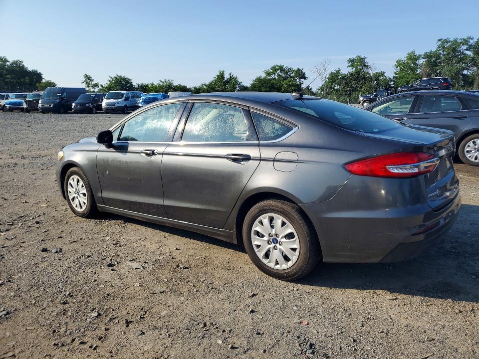 60589206 :رقم المزاد ، 3FA6P0G75KR102511 vin ، 2019 Ford Fusion مزاد بيع