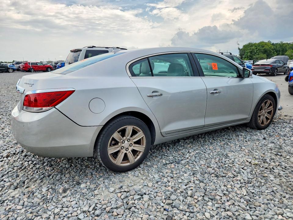 62871356 :رقم المزاد ، 1G4GC5EGXAF273806 vin ، 2010 Buick Lacrosse مزاد بيع