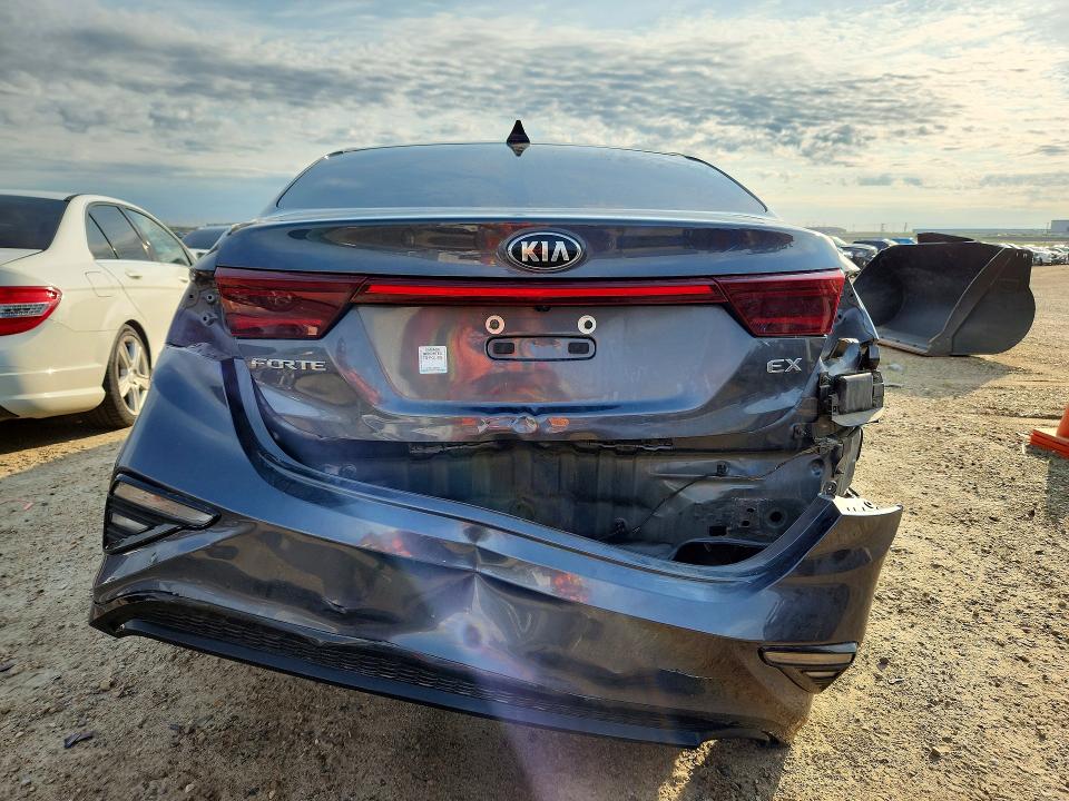 63215706 :رقم المزاد ، 3KPF54AD1ME391760 vin ، 2021 Kia Forte مزاد بيع