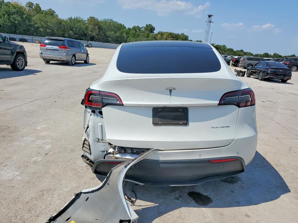 63569156 :رقم المزاد ، 7SAYGAEE1NF329679 vin ، 2022 Tesla Model Y مزاد بيع