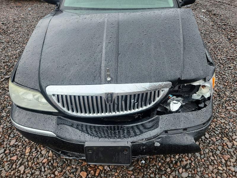 Продаж на аукціоні авто 2003 Lincoln Town Car, vin: 1LNHM82W43Y703335, номер лоту: 63212116