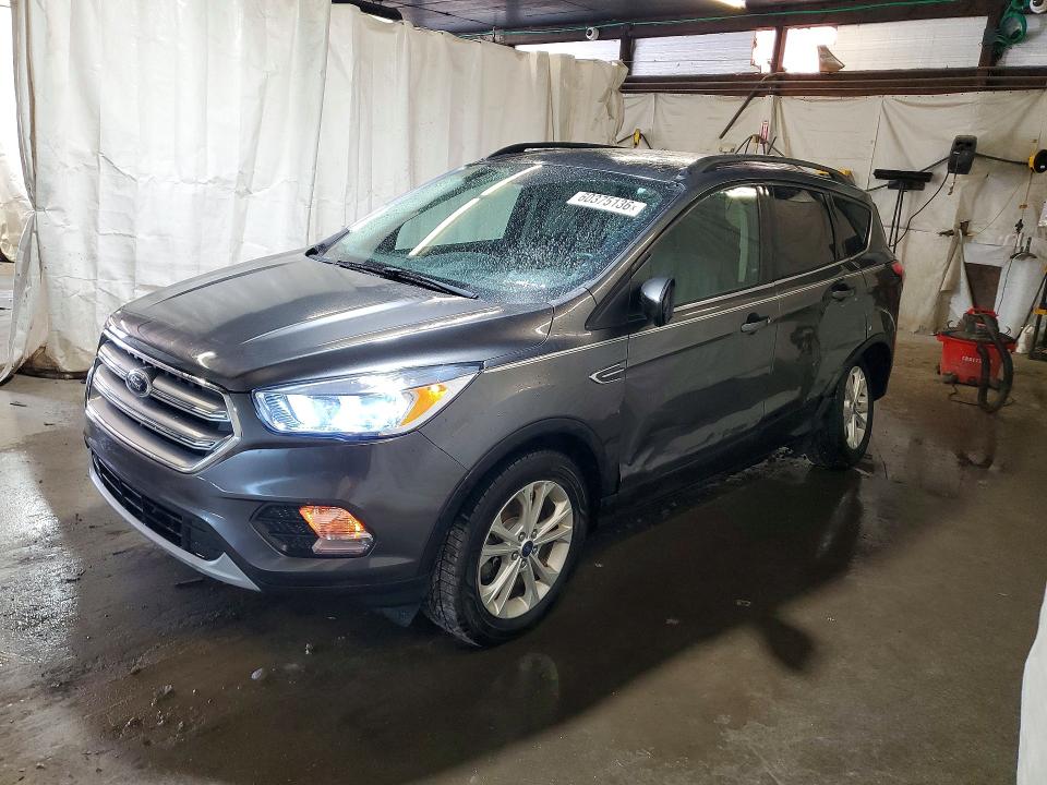 60375136 :رقم المزاد ، 1FMCU9GD1JUA18768 vin ، 2018 Ford Escape مزاد بيع