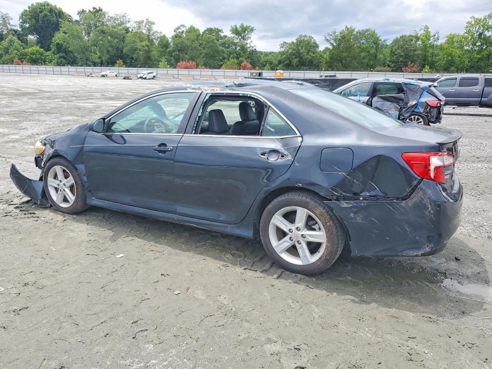 60223696 :رقم المزاد ، 4T1BF1FK2EU376992 vin ، 2014 Toyota Camry مزاد بيع