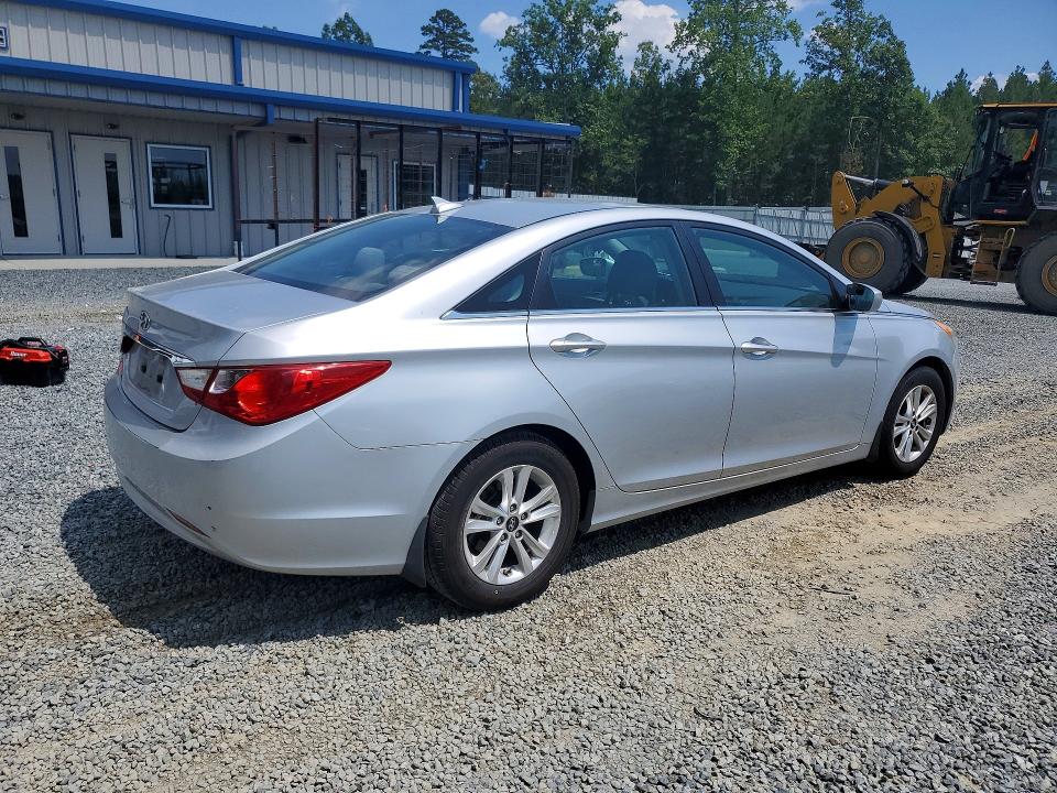 60623136 :رقم المزاد ، 5NPEB4AC7DH598774 vin ، 2013 Hyundai Sonata مزاد بيع