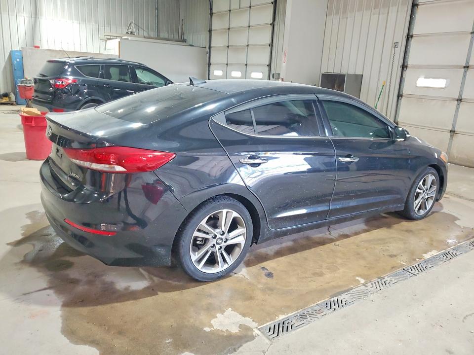 61031776 :رقم المزاد ، 5NPD84LF4HH013205 vin ، 2017 Hyundai Elantra مزاد بيع