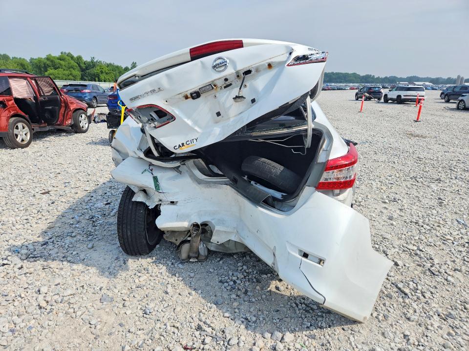 2015 Nissan Sentra მანქანა იყიდება აუქციონზე, vin: 3N1AB7AP8FY339254, აუქციონის ნომერი: 61770426