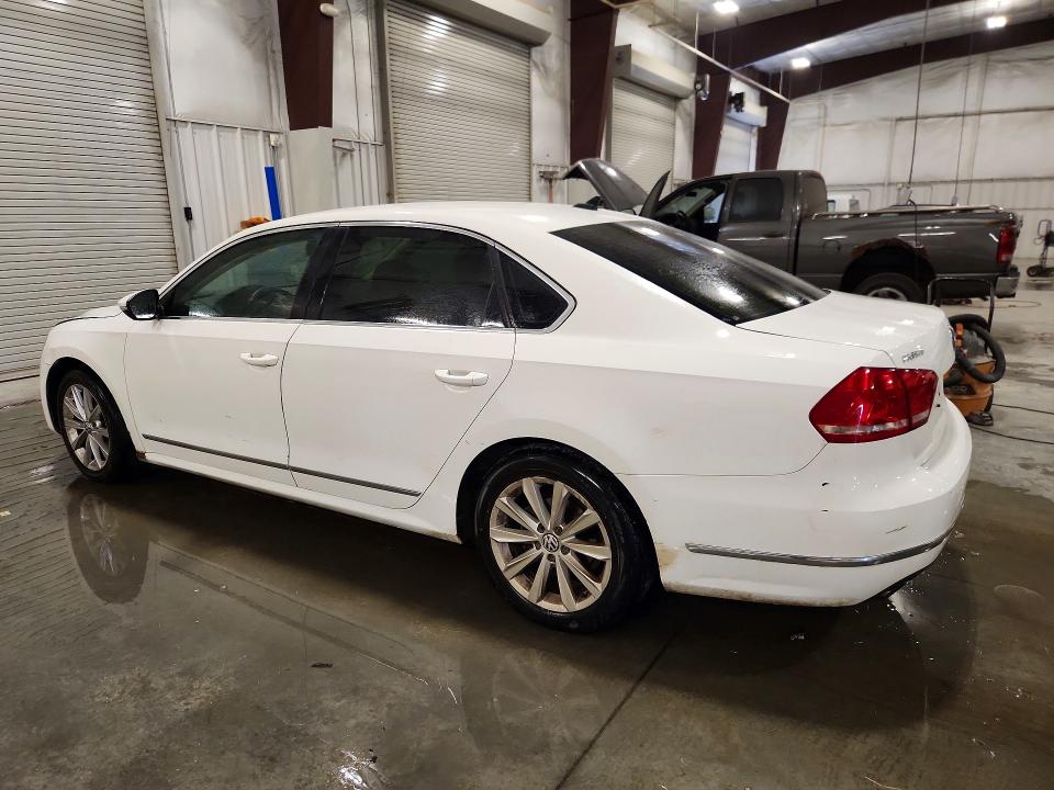 62124256 :رقم المزاد ، 1VWCH7A38CC040110 vin ، 2012 Volkswagen Passat مزاد بيع