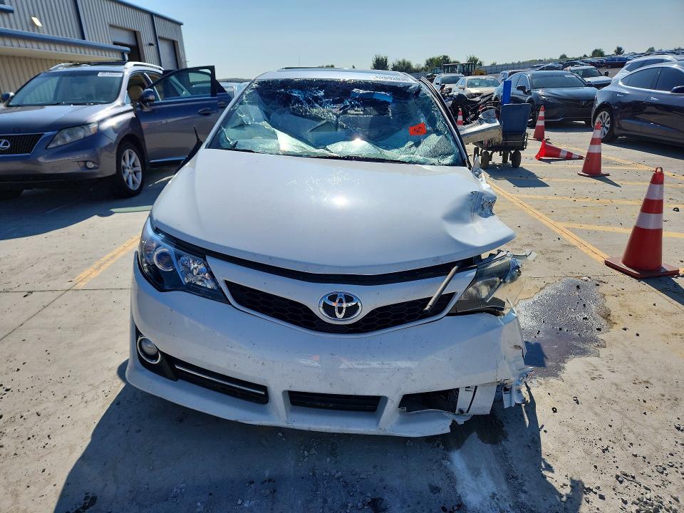 62892036 :رقم المزاد ، 4T1BF1FK0CU633886 vin ، 2012 Toyota Camry مزاد بيع