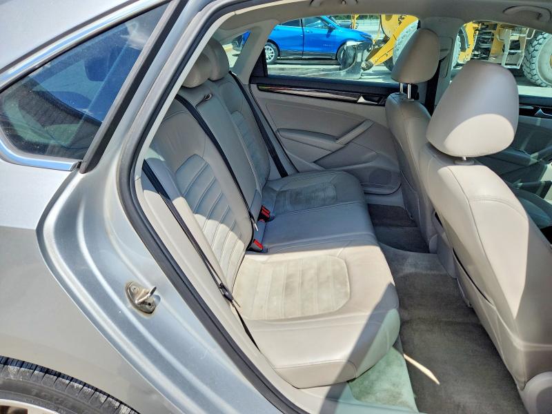 59159606 :رقم المزاد ، 1VWCV7A39FC076921 vin ، 2015 Volkswagen Passat مزاد بيع