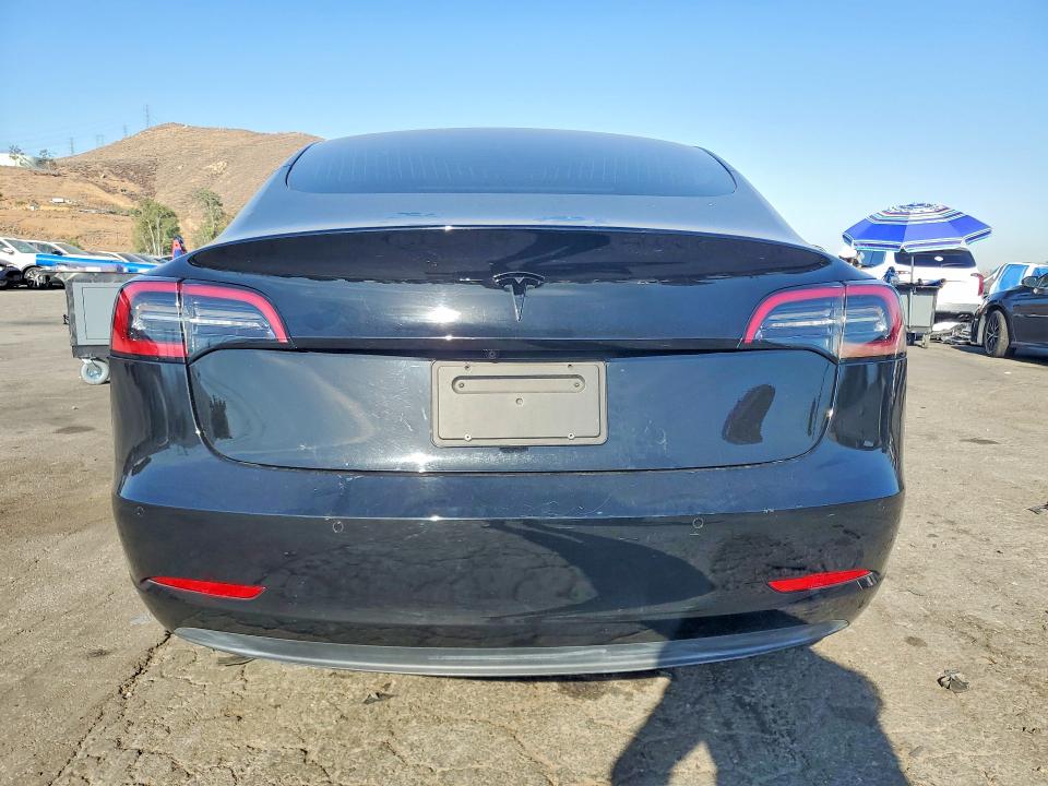 62805466 :رقم المزاد ، 5YJ3E1EA7LF798797 vin ، 2020 Tesla Model 3 مزاد بيع