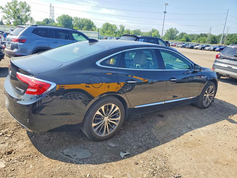 60410426 :رقم المزاد ، 1G4ZS5SS3HU115978 vin ، 2017 Buick Lacrosse مزاد بيع