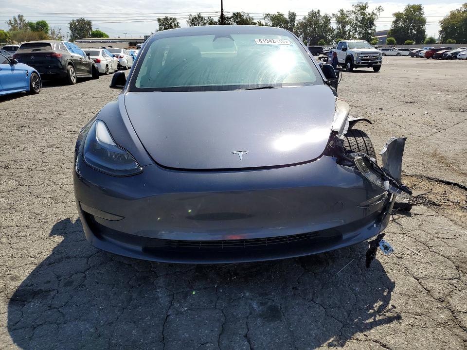 61942446 :رقم المزاد ، 5YJ3E1EA2PF570597 vin ، 2023 Tesla Model 3 مزاد بيع