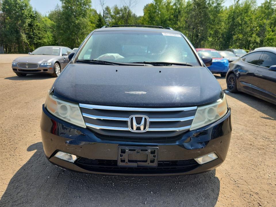 61127606 :رقم المزاد ، 5FNRL5H9XDB503413 vin ، 2013 Honda Odyssey مزاد بيع