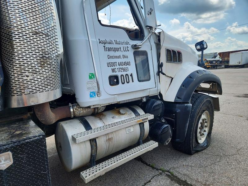 Продажа на аукционе авто 2009 Mack 700, vin: 1M2AX09C69M003810, номер лота: 60413726