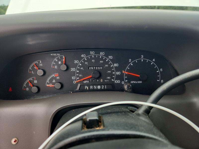 62426556 :رقم المزاد ، 1FTNF20L2YED95470 vin ، 2000 Ford F250 مزاد بيع