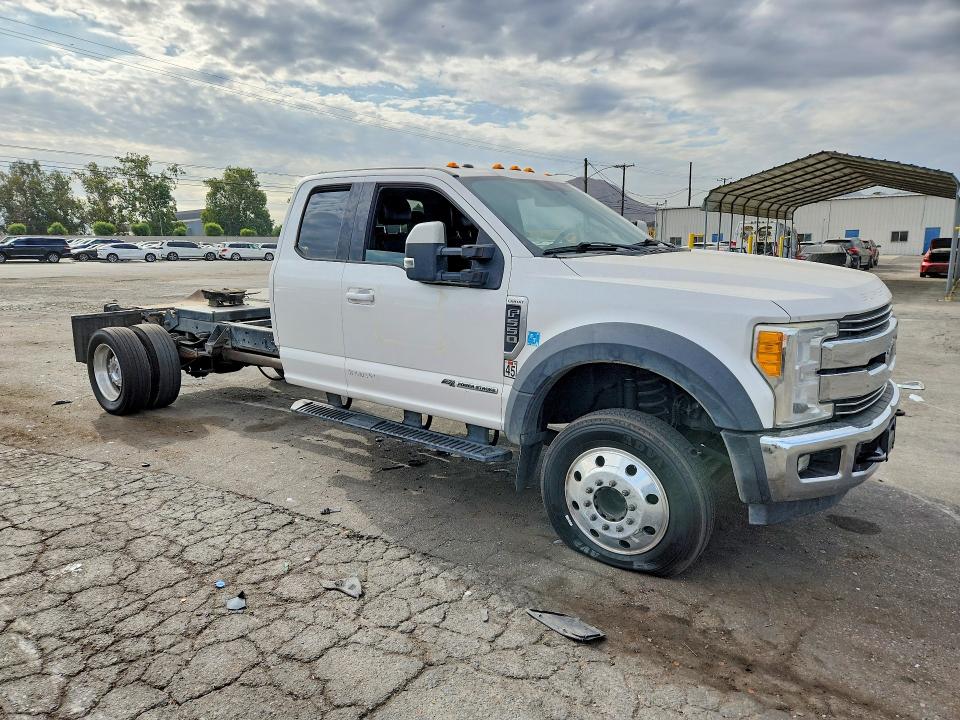 61532876 :رقم المزاد ، 1FD0X5GT3HEC97901 vin ، 2017 Ford F550 مزاد بيع