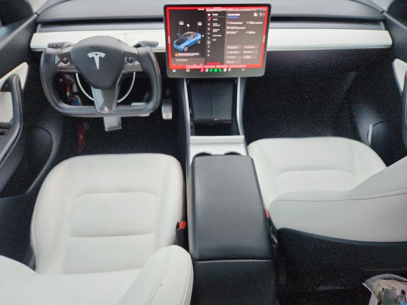 62974256 :رقم المزاد ، 5YJYGDEE4MF061403 vin ، 2021 Tesla Model Y مزاد بيع
