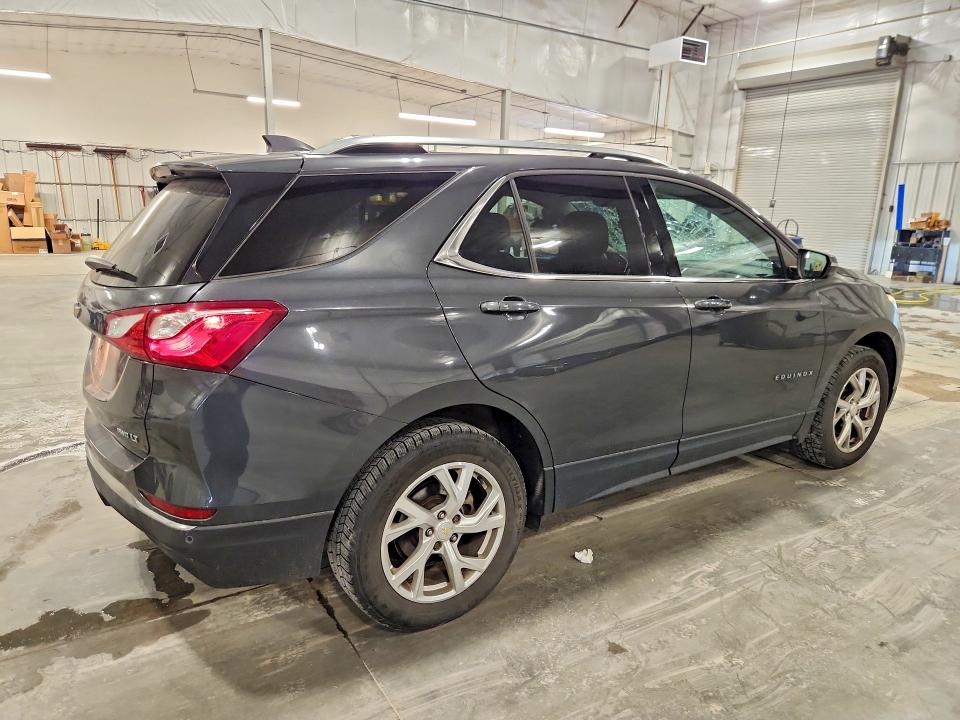 2018 Chevrolet Equinox მანქანა იყიდება აუქციონზე, vin: 1GNAXTEX1J6261211, აუქციონის ნომერი: 61351996