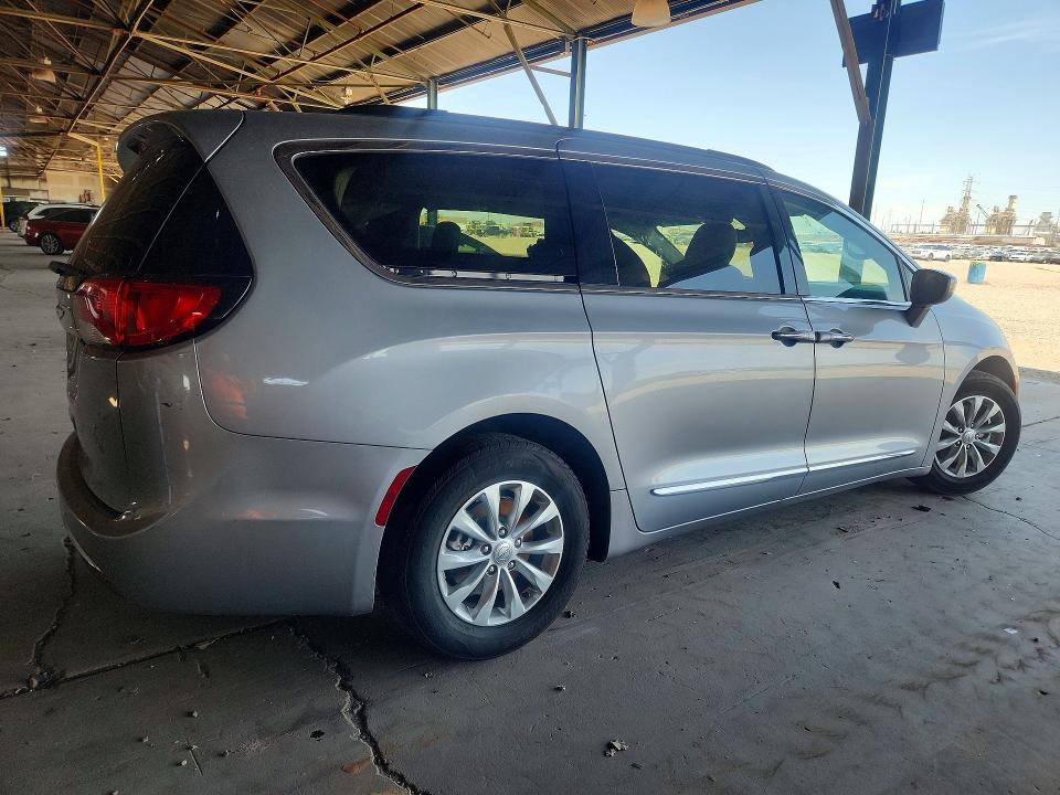63187356 :رقم المزاد ، 2C4RC1BG5HR532635 vin ، 2017 Chrysler Pacifica مزاد بيع