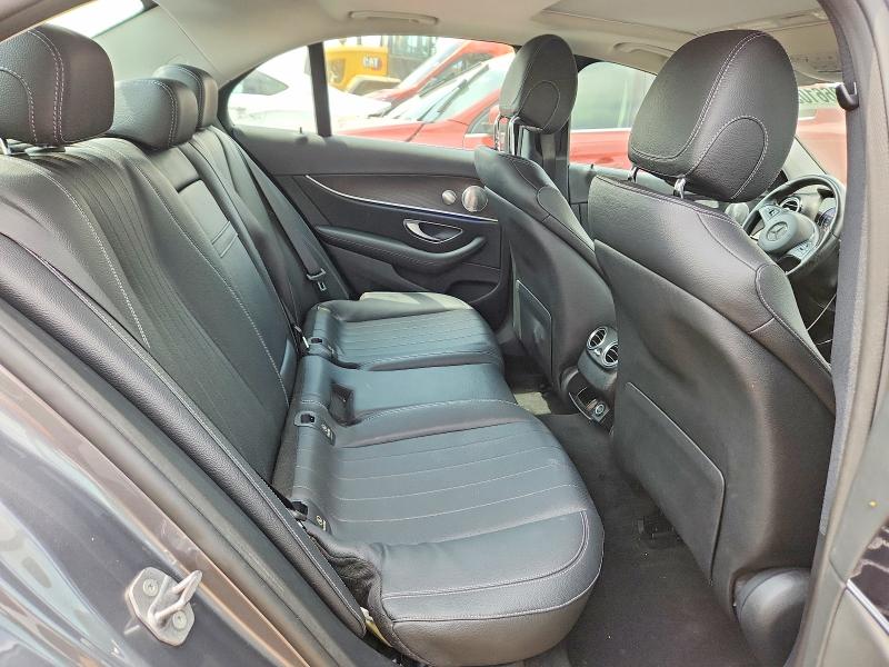 60661056 :رقم المزاد ، WDDZF4KB3HA161241 vin ، 2017 Mercedes-benz E مزاد بيع