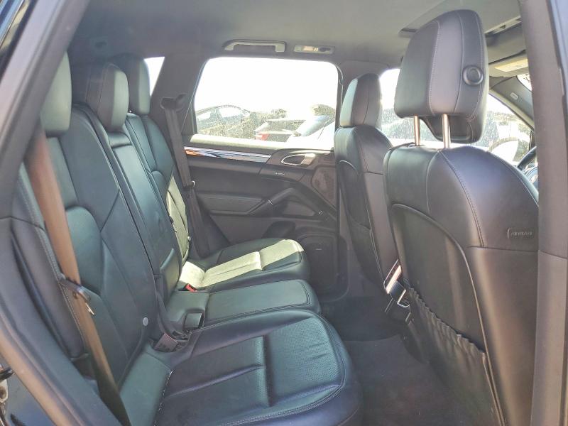 60891346 :رقم المزاد ، WP1AF2A22ELA39515 vin ، 2014 Porsche Cayenne مزاد بيع