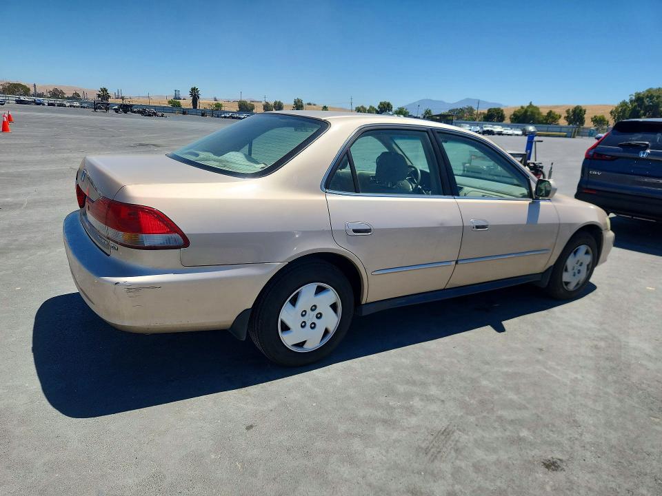 2001 Honda Accord მანქანა იყიდება აუქციონზე, vin: 1HGCG16401A087114, აუქციონის ნომერი: 61979766