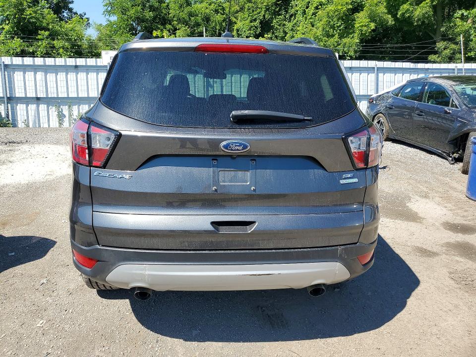 62538856 :رقم المزاد ، 1FMCU0GD1JUC91849 vin ، 2018 Ford Escape مزاد بيع