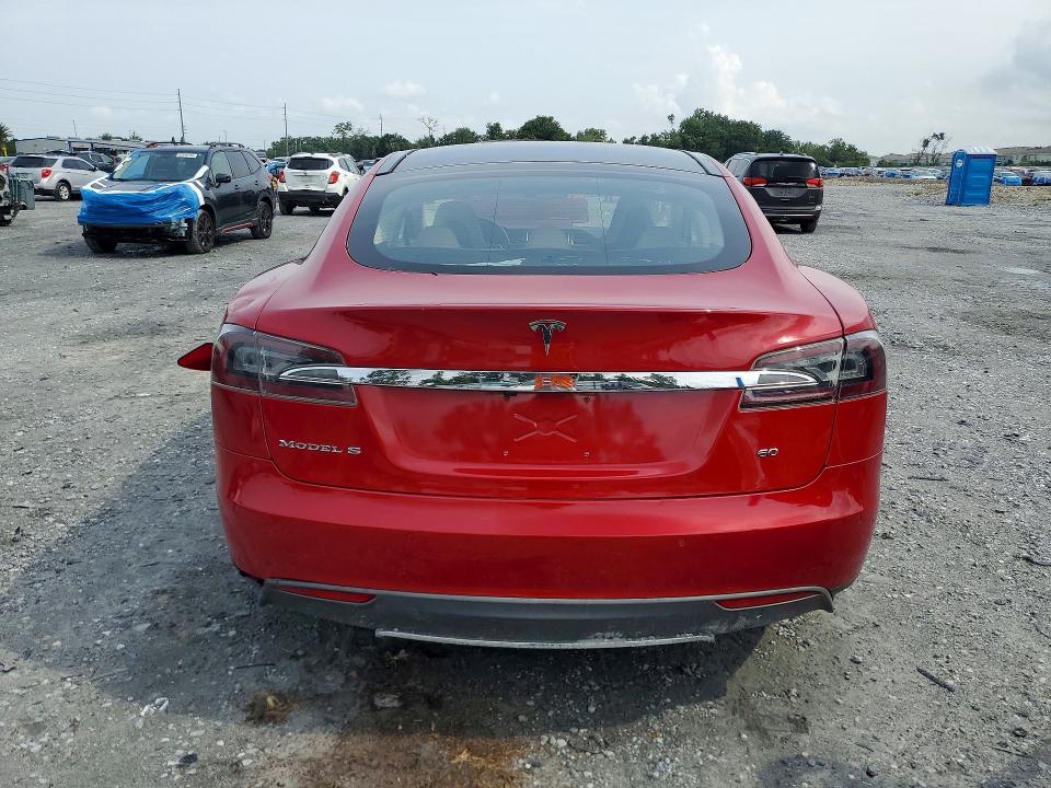 2014 Tesla Model S მანქანა იყიდება აუქციონზე, vin: 5YJSA1S16EFP50626, აუქციონის ნომერი: 62788856