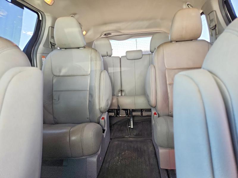 62697796 :رقم المزاد ، 5TDDZ3DC2HS157020 vin ، 2017 Toyota Sienna مزاد بيع