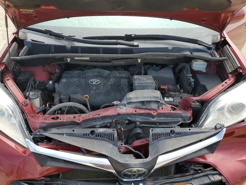 61811156 :رقم المزاد ، 5TDKZ3DC2KS983946 vin ، 2019 Toyota Sienna مزاد بيع
