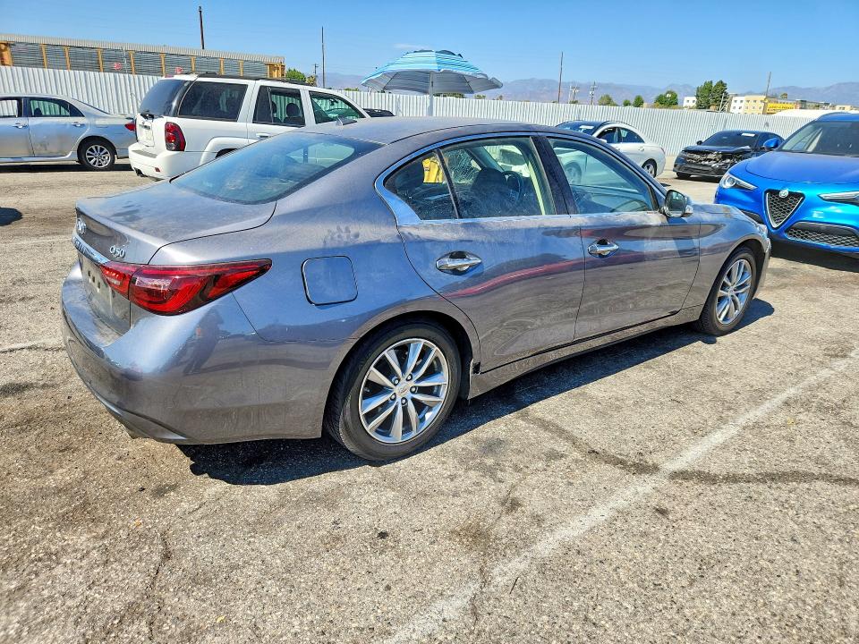 61433206 :رقم المزاد ، JN1EV7AP3LM208577 vin ، 2020 Infiniti Q50 مزاد بيع