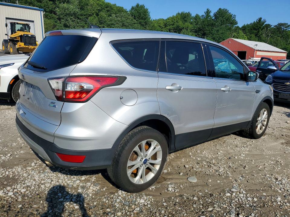 60390326 :رقم المزاد ، 1FMCU9G91HUB08671 vin ، 2017 Ford Escape مزاد بيع