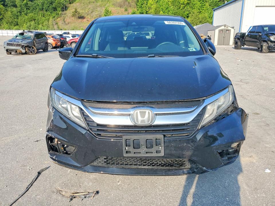 60302306 :رقم المزاد ، 5FNRL6H53LB051550 vin ، 2020 Honda Odyssey مزاد بيع