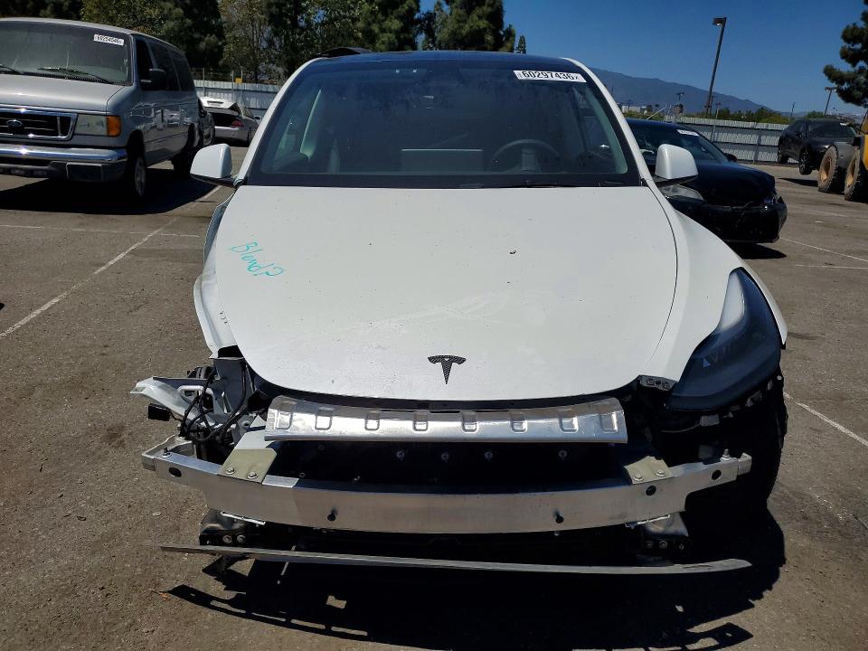 2024 Tesla Model Y მანქანა იყიდება აუქციონზე, vin: 7SAYGDED4RF196608, აუქციონის ნომერი: 60297436