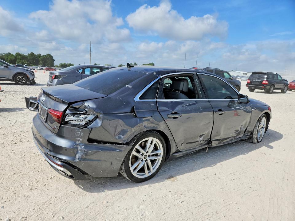 Продаж на аукціоні авто 2022 Audi A4, vin: WAUEAAF48NN008860, номер лоту: 58624556