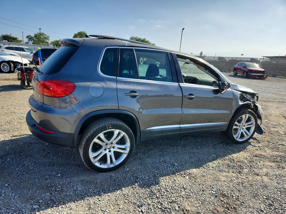 62909706 :رقم المزاد ، WVGAV7AX1GW560946 vin ، 2016 Volkswagen Tiguan مزاد بيع