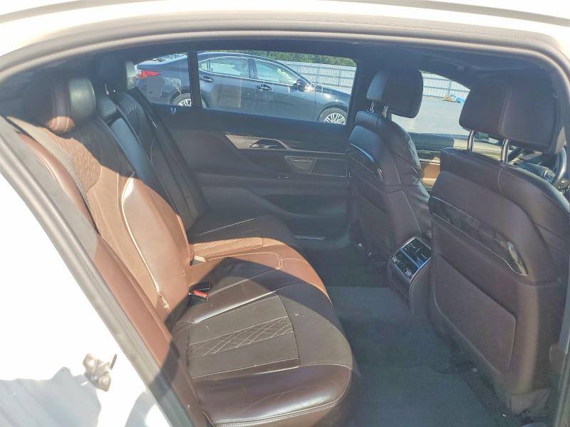 60606156 :رقم المزاد ، WBA7F2C3XHG423411 vin ، 2017 Bmw 750 مزاد بيع