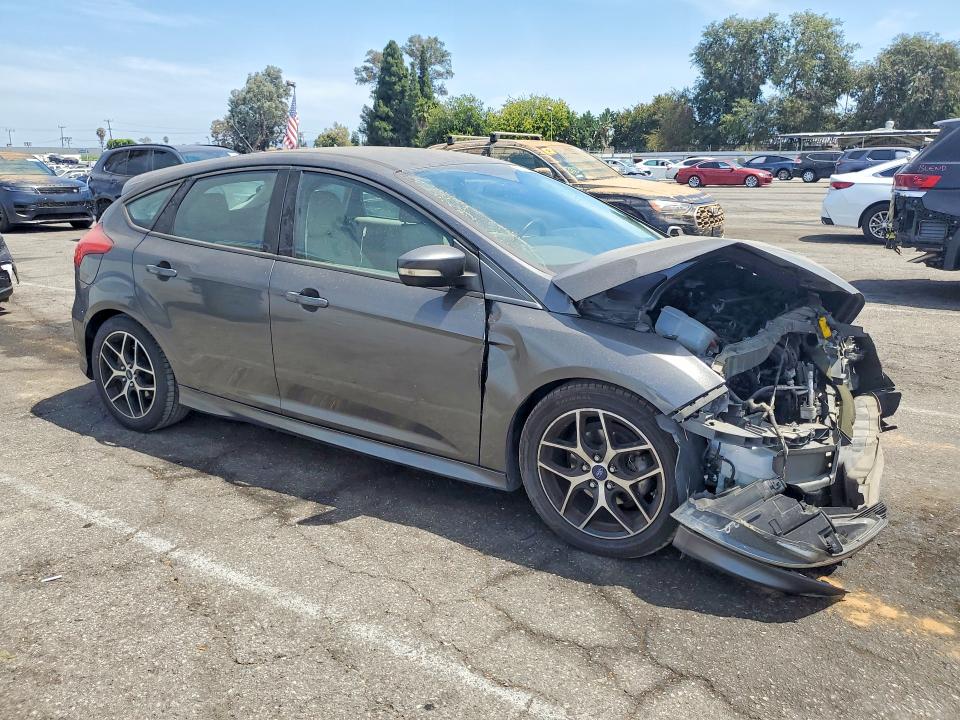 62770916 :رقم المزاد ، 1FADP3K29GL203464 vin ، 2016 Ford Focus مزاد بيع
