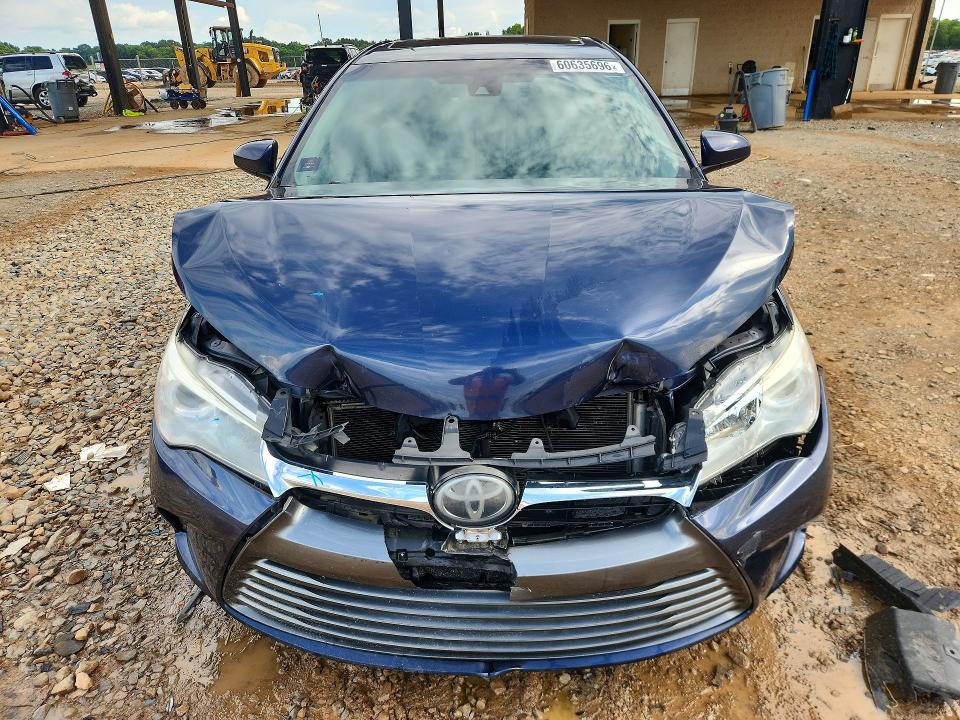 60635696 :رقم المزاد ، 4T1BF1FK9HU756772 vin ، 2017 Toyota Camry مزاد بيع